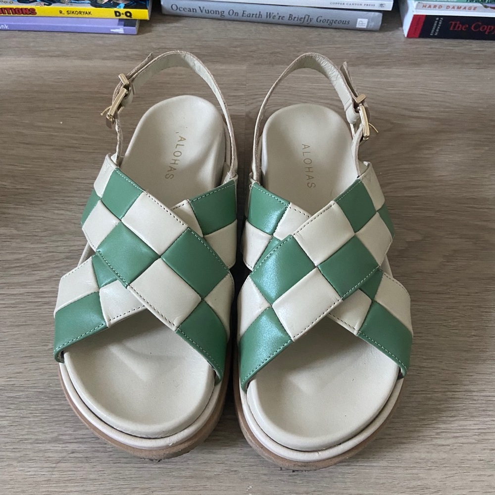Alohas checkered sandals